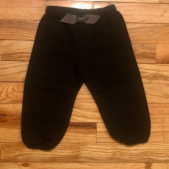 2 Pairs of Circo girl’s sweatpants with bows, 18 months - Picture 4 of 7